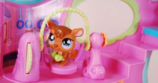  Littlest Pet Shop Tail Waggin Fitness Club Playset: Toys 