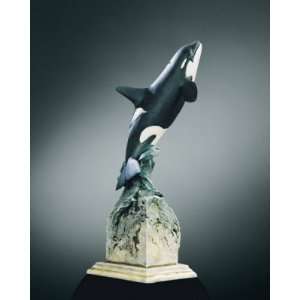   Studios   Airborn Orca   3835   Killer Whale Sculpture: Home & Kitchen