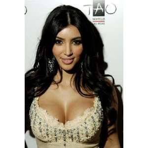  Kim Kardashian 8x11.5 Picture Mini Poster: Office Products