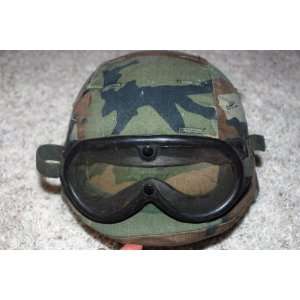  ORIGINAL US ARMY ISSUE   PASGT KEVLAR HELMET WITH GOGGLES 