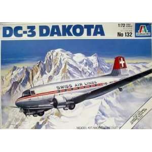   72 Scale Italeri Douglas DC 3 Dakota Swiss Air Lines: Toys & Games