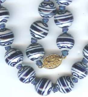UNUSUAL Vintage 13mm FLOW BLUE Glass BEAD Necklace  