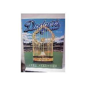   Los Angeles Dodgers Yearbook w/Garvey,Cey,Baker +: Sports & Outdoors