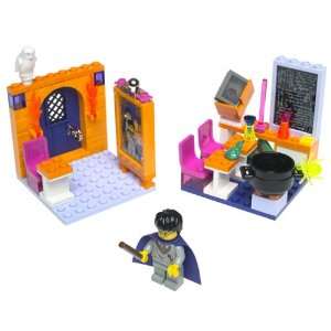  LEGO HARRY POTTER 4721 HOGWART CLASSROOMS: Toys & Games
