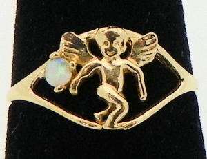 CHERUB & OPAL RING SOLID 10K GOLD SIZE 7.25, 1.4g  