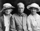 1922 photo John Philip Sousa with wife ,daughter,  