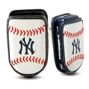    New York Yankees Classic Cell Phone Case: Sports & Outdoors