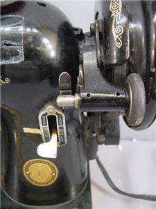 Singer 66 Sewing Machine   Looks & Runs Great 1953  