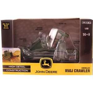  John Deere 1:50 Scale Military Dozer 850J: Toys & Games