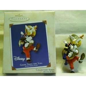 Goofy Toots the Tuba Mickey Holiday parade #6 2002 hallmark ornament 
