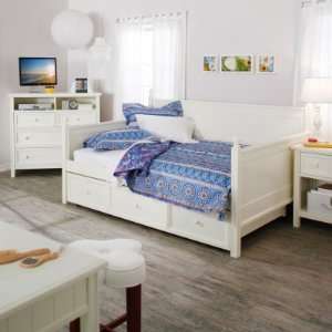  Fashion Bed Group Casey Daybed   White   Full