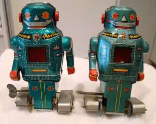 Pair Vtg Japan Tin Toy Wind Up Mechanical Mighty Robots 1960s Noguchi 