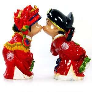  Happy Kissing Couple   4 Feng Shui enhancer for romance 