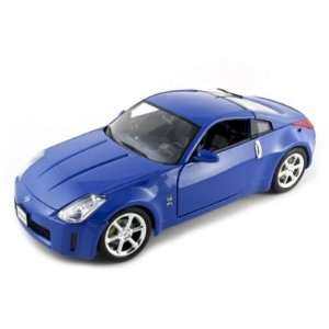    Nissan 350Z Diecast Model Car Blue 1:18 Welly: Toys & Games
