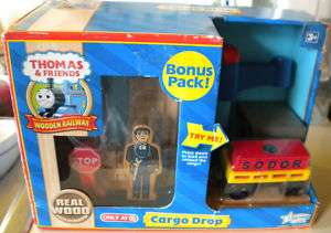 Thomas & Friends Real Wood Cargo Drop Target Exc NEW  