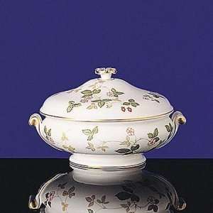    Wedgwood Wild Strawberry Covered Vegetable: Kitchen & Dining