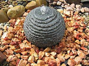 Wasserspiel kpl.SET Quellstein Granit Kugel inkl. Pumpe Becken I 