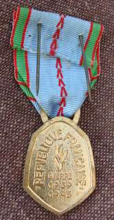   Médaille militaire Commémorative Guerre 1939 1945.