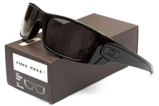 Oakley Fuel Cell Polished,Matte Black Frame,Warm Grey Lens Sunglasses 