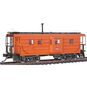   Side Caboose w/Oil Stove Ready to Run Milwaukee #991909: Toys & Games