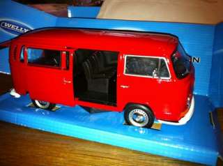 VW T2 RED Early Bay Window bus 1/24 Welly camper van  